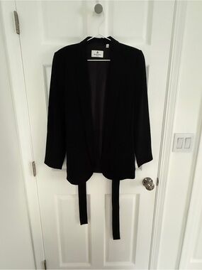 NWOT ARITZIA Babaton Crepe Tie Blazer Black